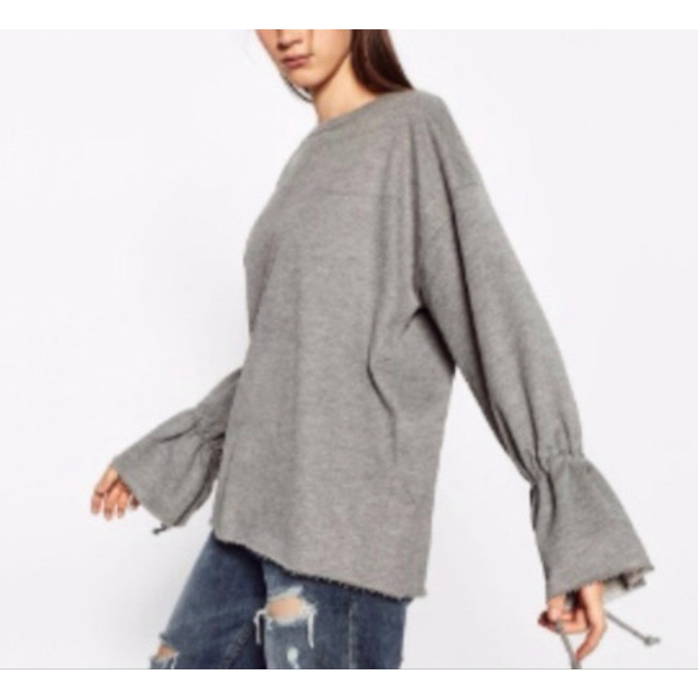 ZARA TRAFALUC Gray Ruffle Sleeve Sweatshirt S